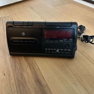 vintage GE Cassette Clock Radio